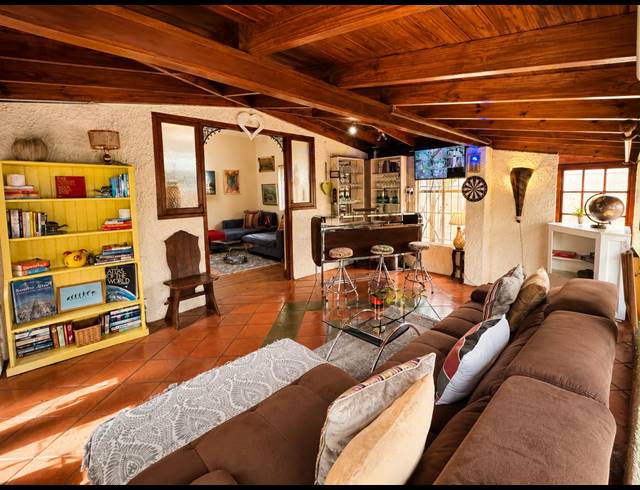 6 BEDROOM HOUSE FOR SALE IN ESSENWOOD